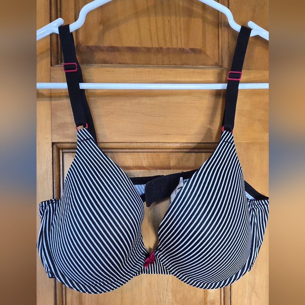 Maidenform Black and White Full Coverage Bra
